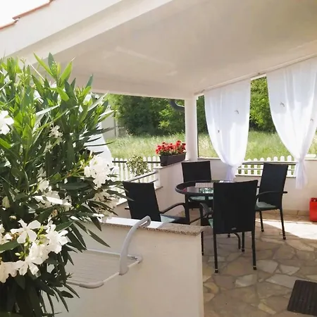 Apartment Juracak Josip I Mira Vrsi