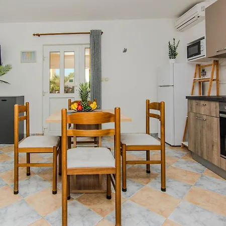 Apartment Juracak Josip I Mira Vrsi